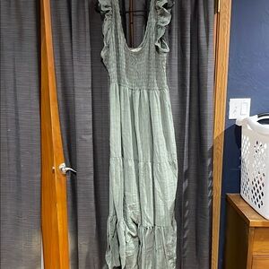 Green Sleeveless Tiered Maxi Sundress